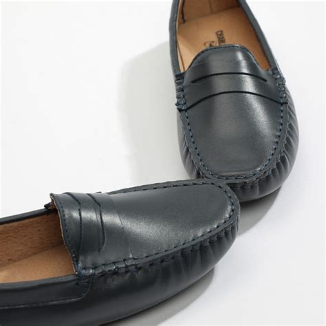 charles & smith mocassins